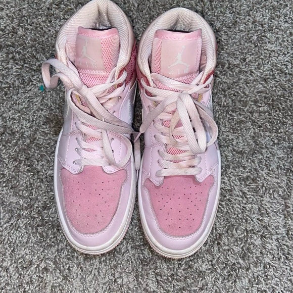 ‘Digital Pink’ Jordan mids - Picture 2 of 3